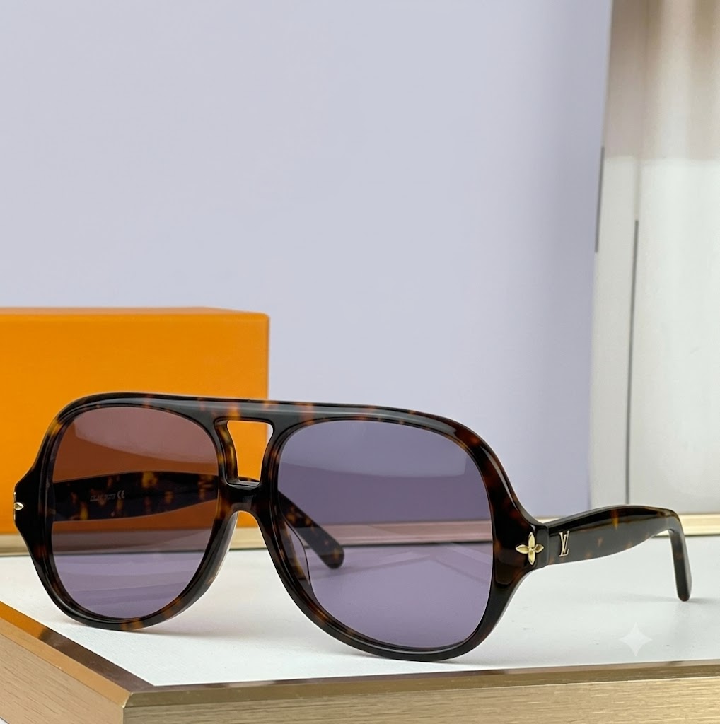 Louis Vuitton Z1476U