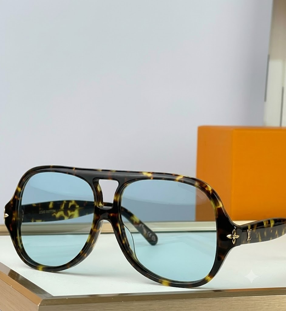 Louis Vuitton Z1476U
