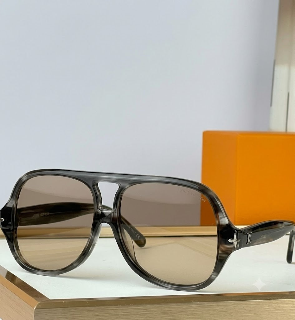Louis Vuitton Z1476U