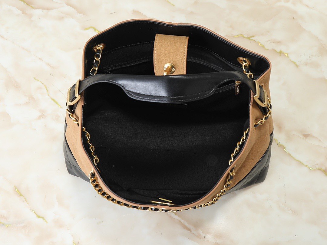 Chanel 31 Rue Cambon Large Shopping Bag
