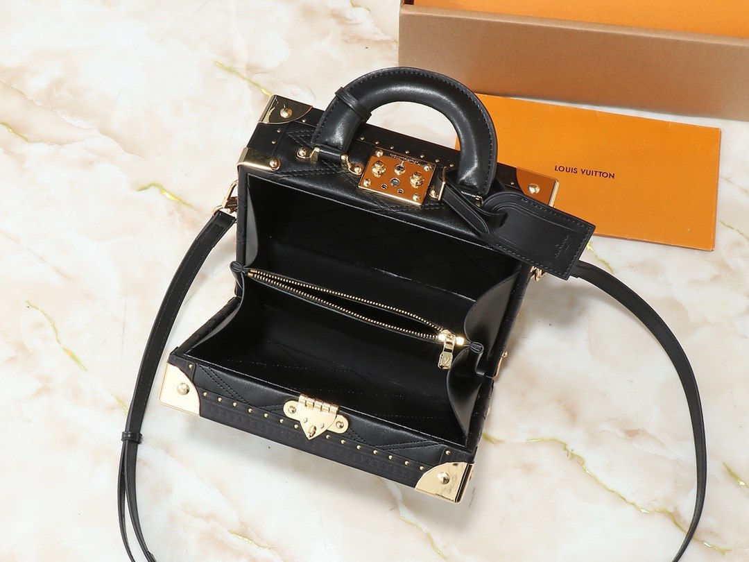 Louis Vuitton Petite Malle