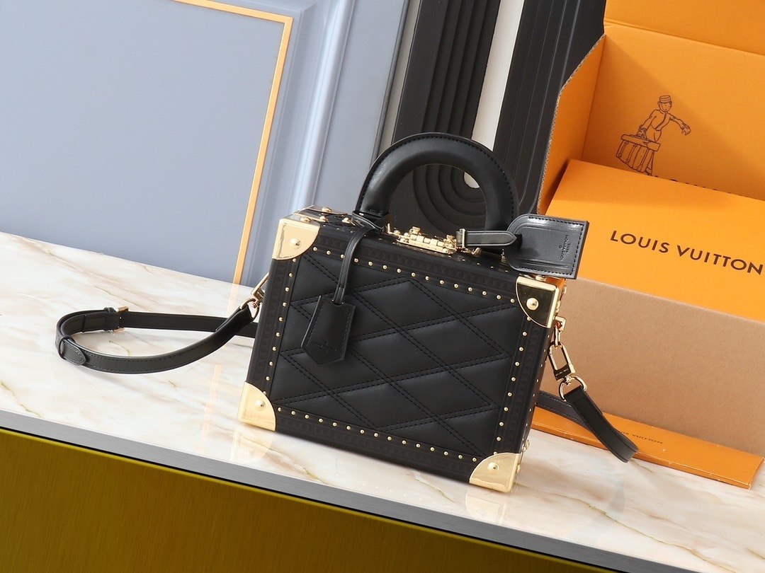 Louis Vuitton Petite Malle