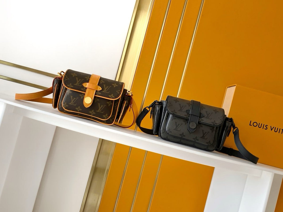 Louis Vuitton Multi-Pocket Messenger