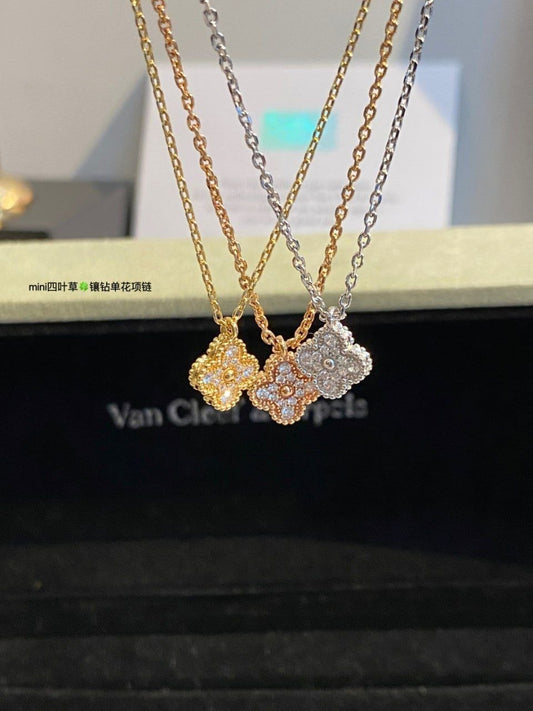 Van Cleef & Arpels Alhambra Pendant