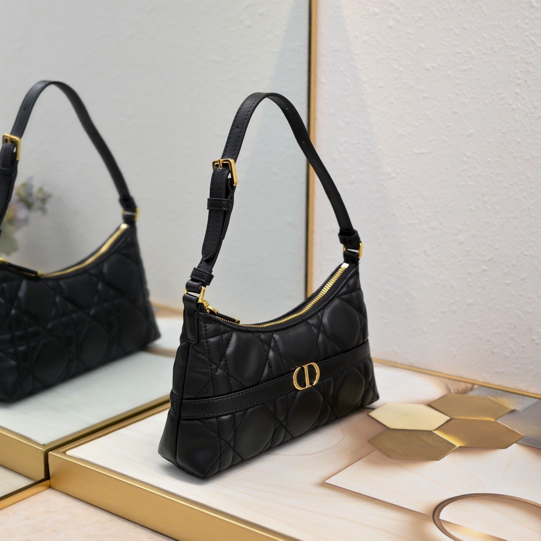 Dior Groove