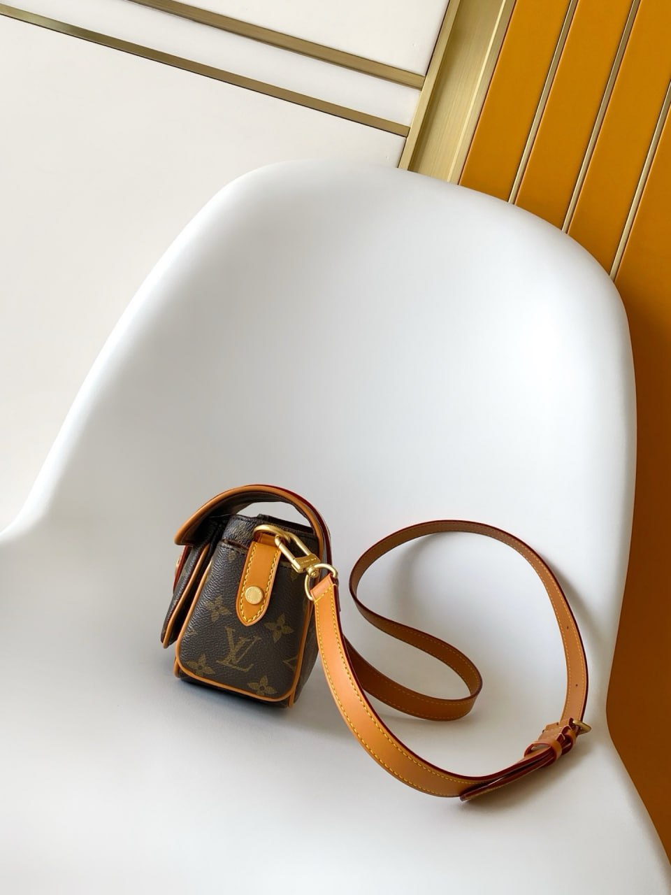 Louis Vuitton Multi-Pocket Messenger
