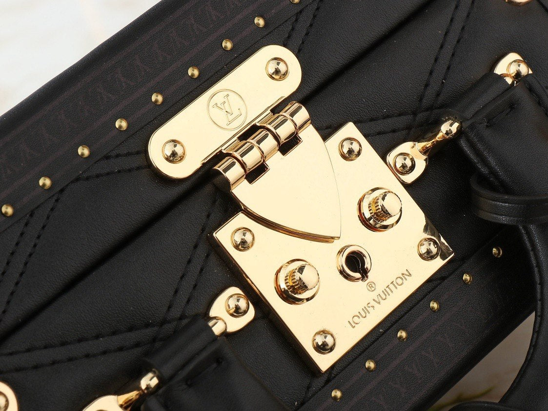 Louis Vuitton Petite Malle