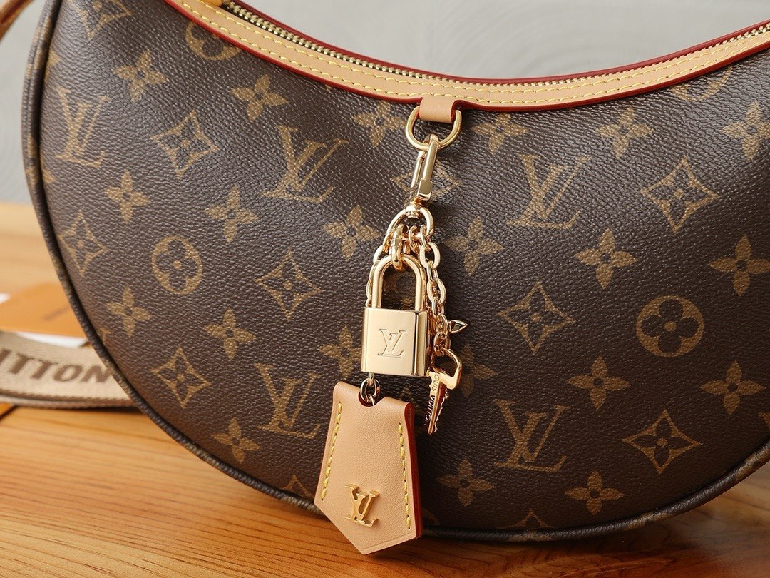 Louis Vuitton Loop