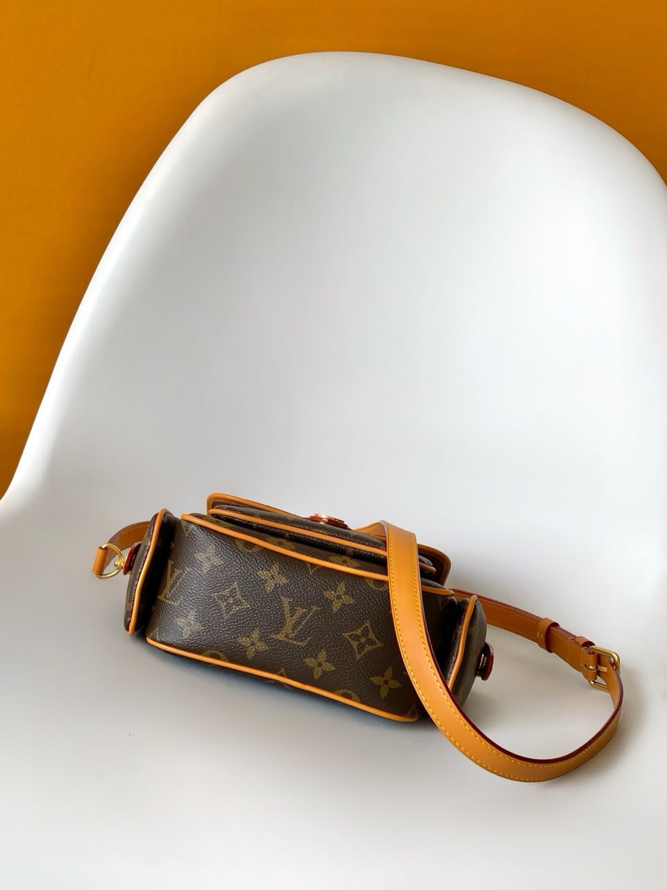 Louis Vuitton Multi-Pocket Messenger