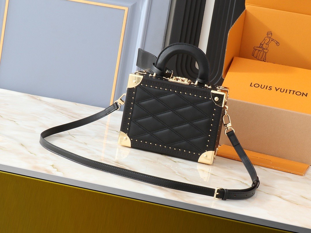 Louis Vuitton Petite Malle