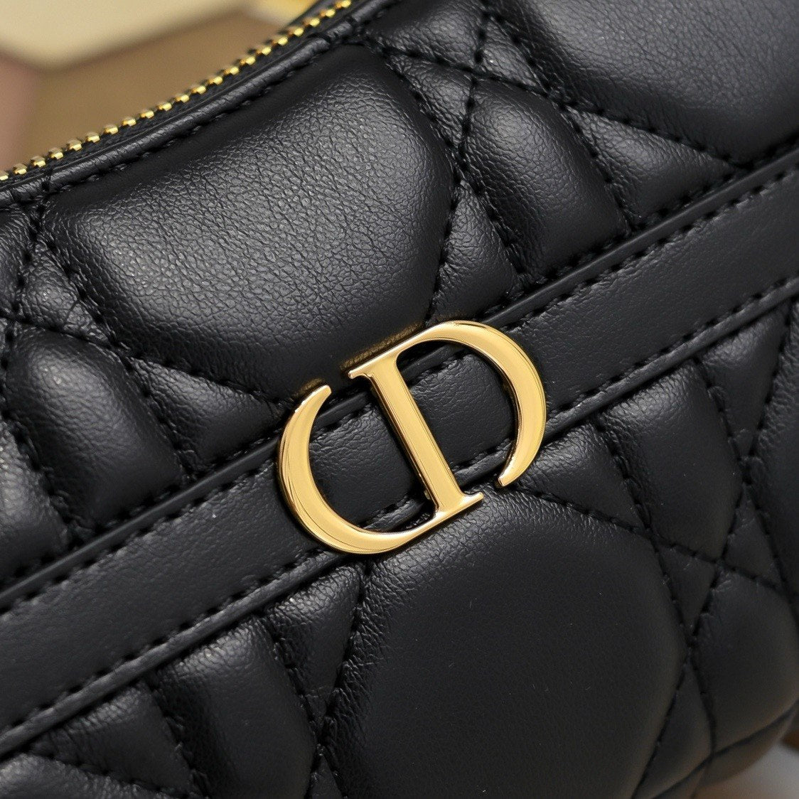Dior Groove