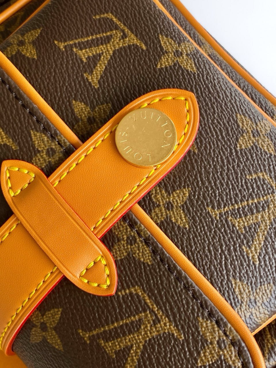Louis Vuitton Multi-Pocket Messenger