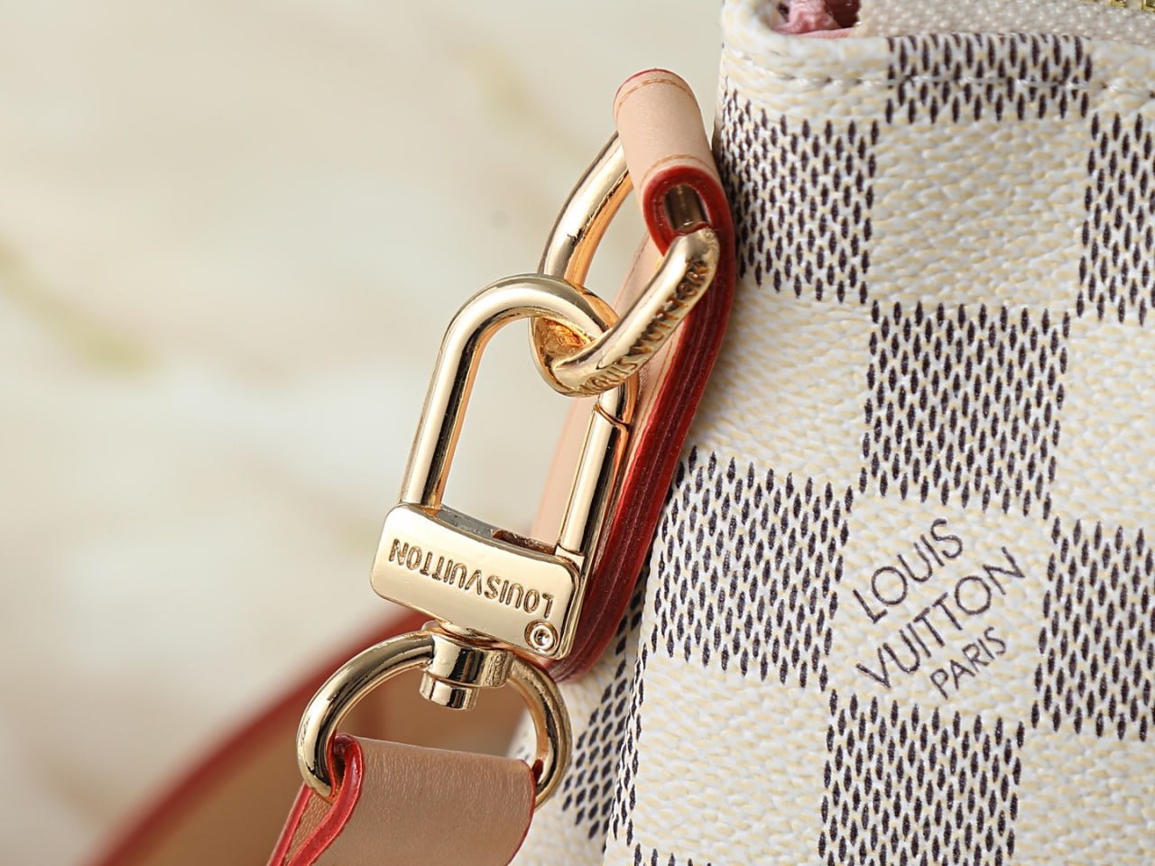 Louis Vuitton Riviera