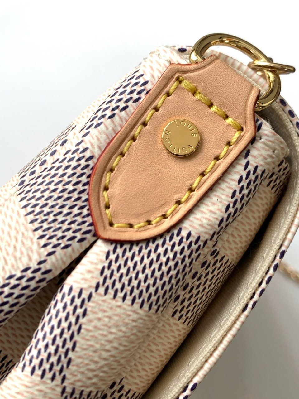 Louis Vuitton Wallet On Chain Ivy
