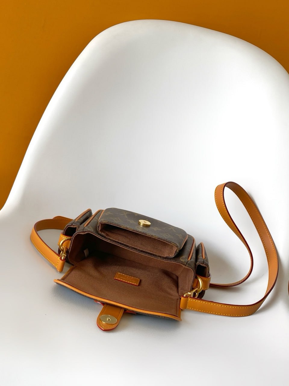 Louis Vuitton Multi-Pocket Messenger